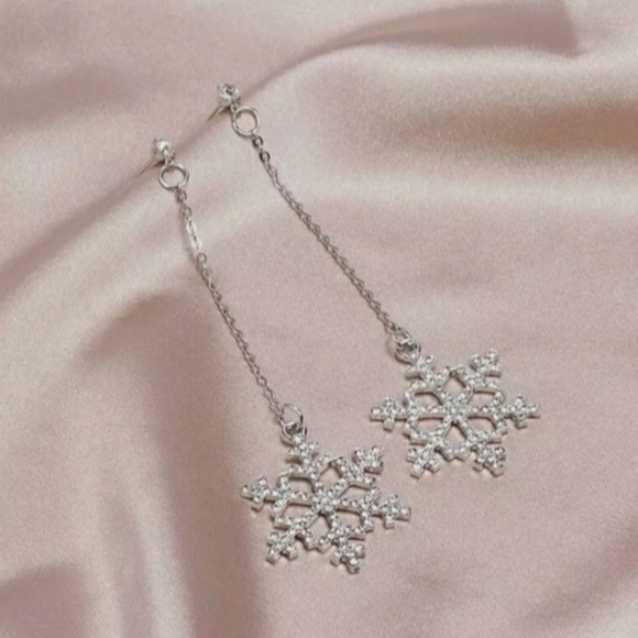 Silver Rhinestone Winter Holiday Snowflake Dangle Drop Stud Earrings - Picture 4 of 10